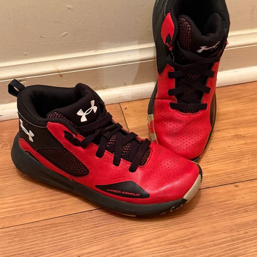 Under Armour Red Black Mid Basketball Shoes Youth Size 4Y